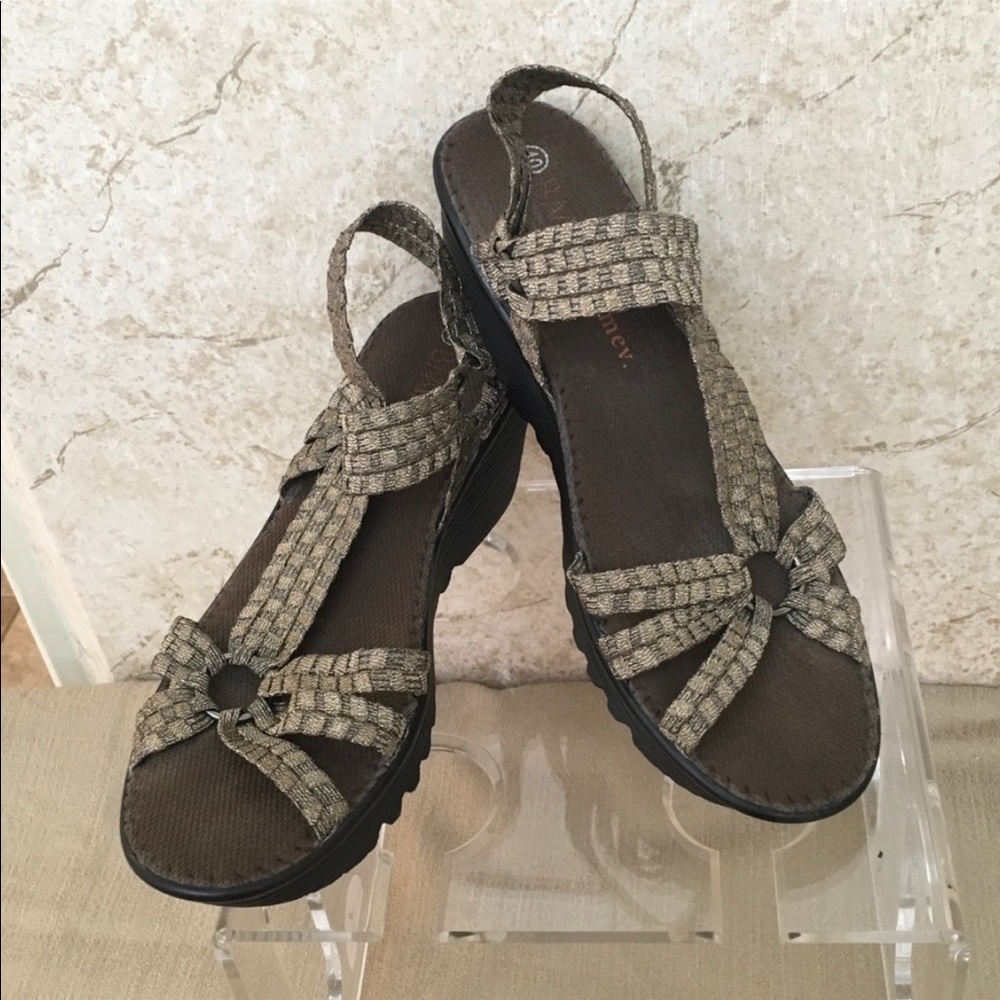 Bernie Mev Wedge Sandle size 40/10